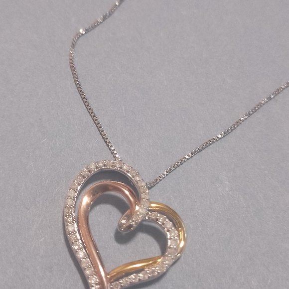 Gold over Silver 0.5 CT TW diamond pendant - Picture 7 of 8